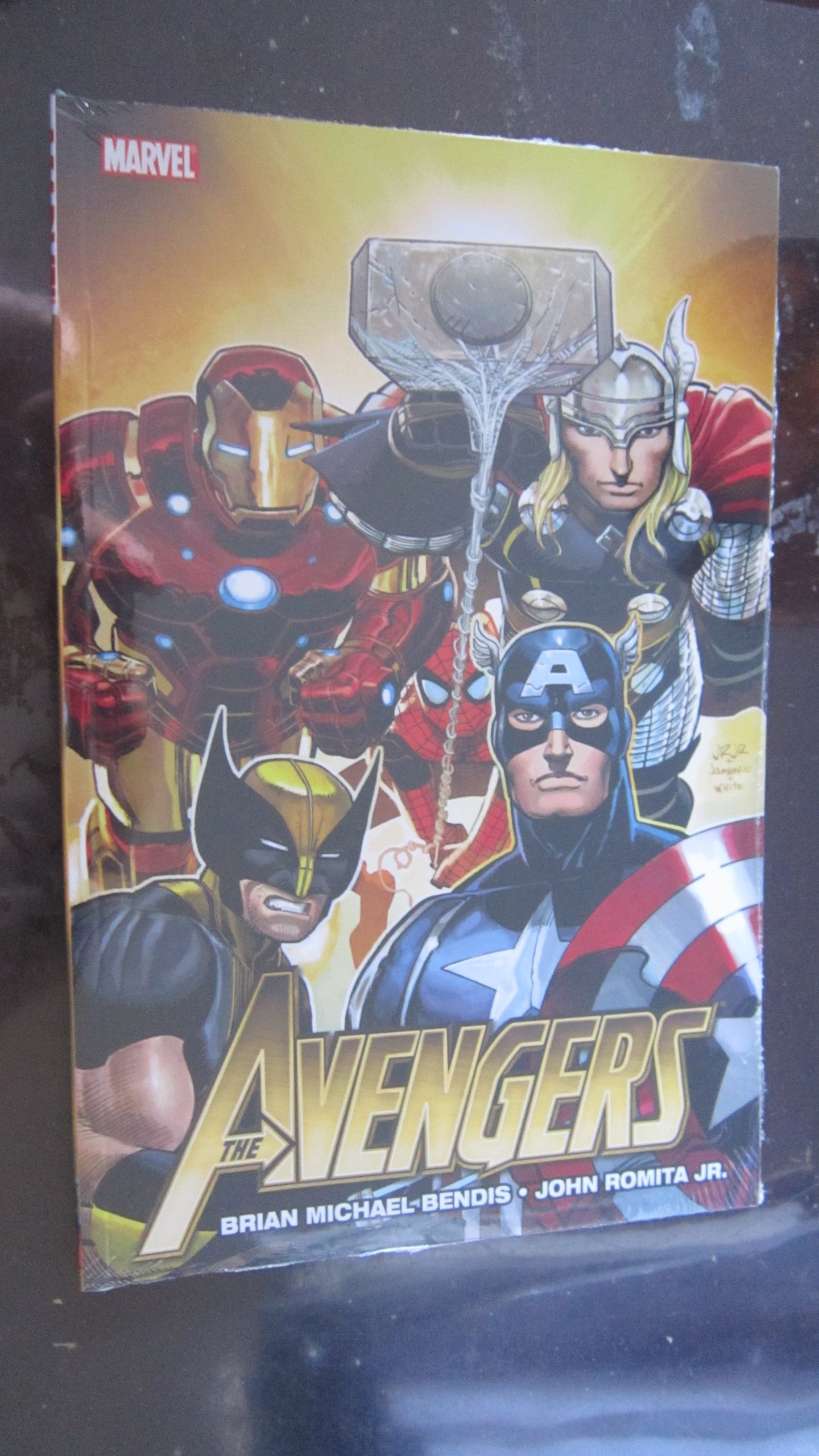Avengers by Brian Michael Bendis #1 cover