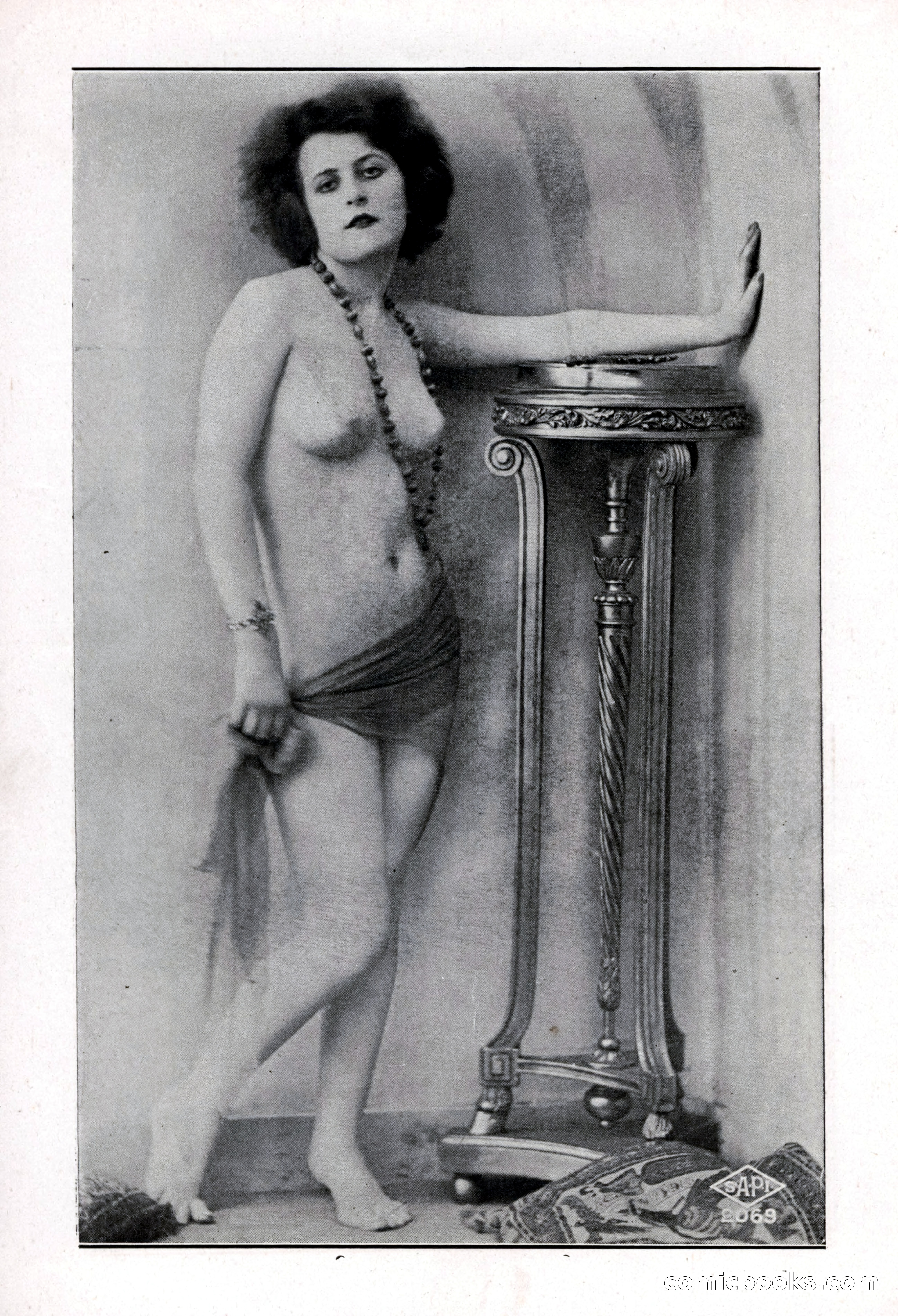 Gay Parisienne, March 1932 — page 32 of 52